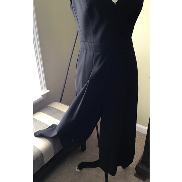BCBG MAXAZRIA WIDE LEG BLACK SLEEVELESS JUMPSUIT SIZE MEDIUM - Picture 2 of 10